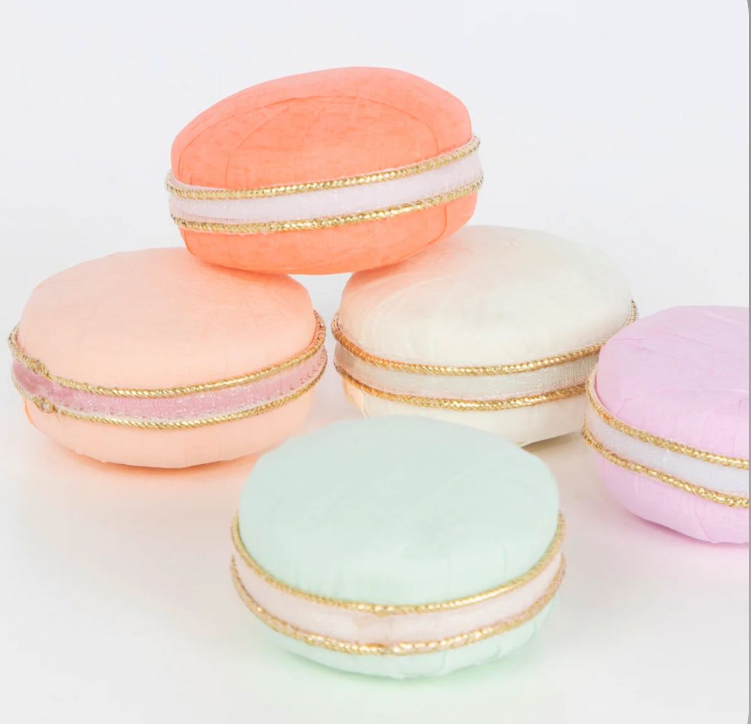 Macaron Surprise Balls